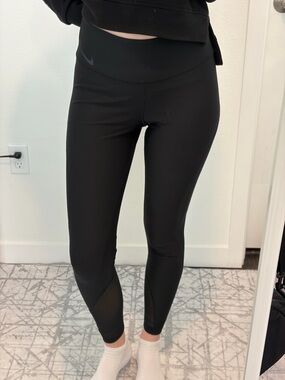 Nike  dri fit Black High-Rise Training Leggings with Mesh Insets